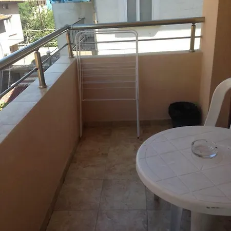 Family Praha بيت ضيافة